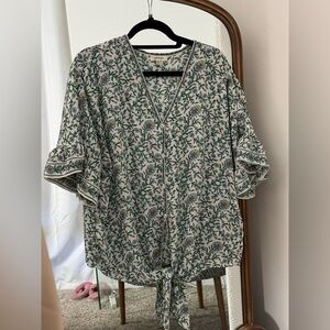 Floral blouse with tie bottom